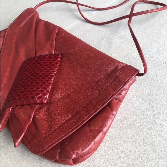 Red Snakeskin Purse Clutch Leather Reptile Bag Cross Body Vintage 70s 80s - Picture 6 of 10